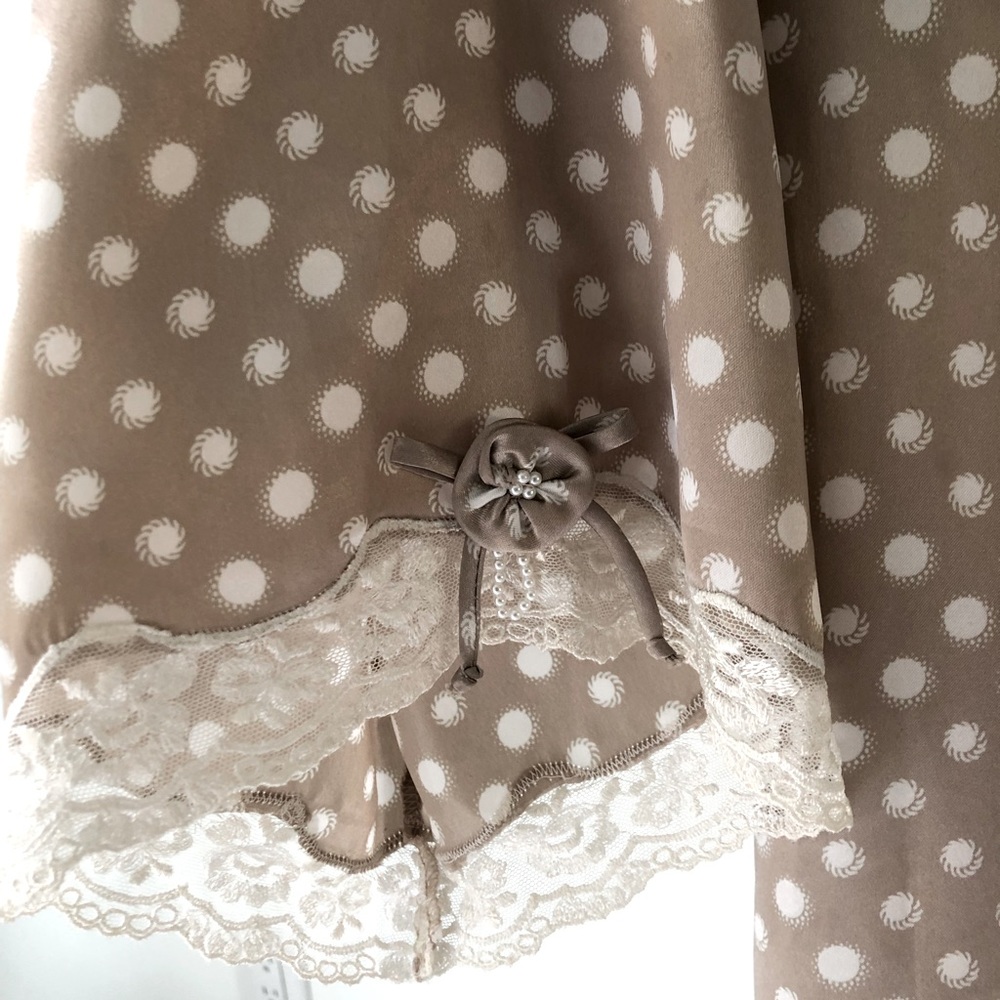 Dior Tan and White Elegant Sleepwear Robe - Picture 4 of 5